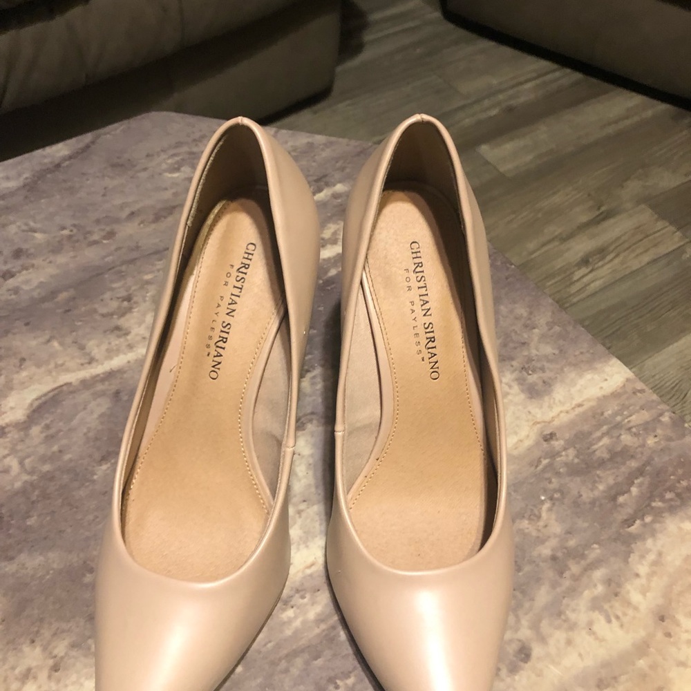 NUDE HEELS 💕💕